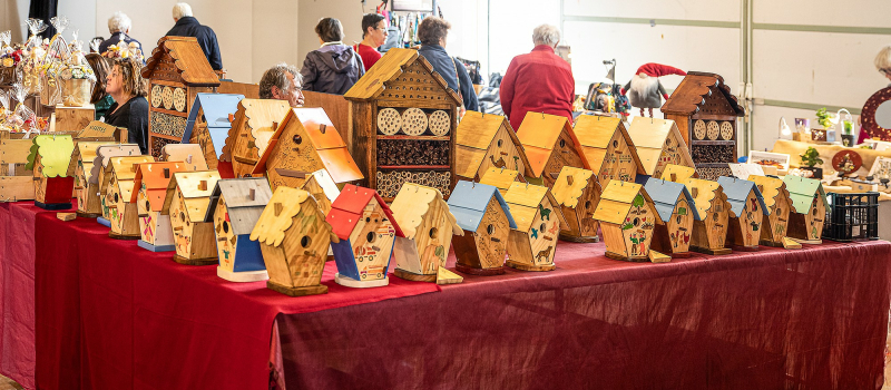 Le Petit marché d'artistes et d'artisans d'art d'Aignan: un succès!