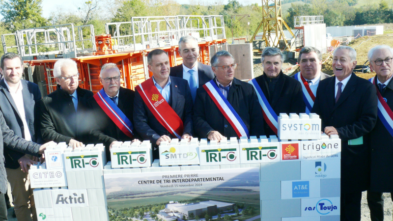 Le Centre de tri de Masseube : pose de la première pierre