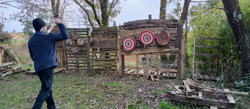 Nouveau :  l' Association Gasconne de Lancer de Couteaux et de Haches s'installe à Fleurance !