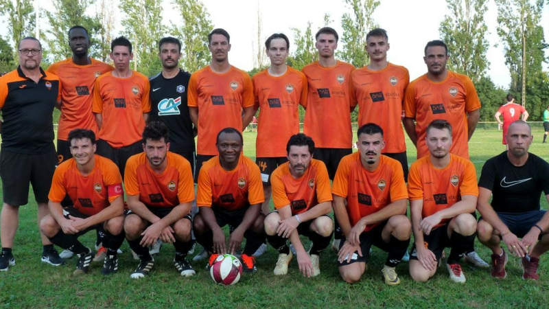 UAV Football : la réserve ramène un match nul, la une file en quart de finale !