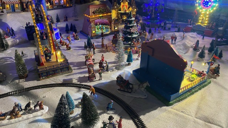 Le village miniature animé de Noël est de retour !