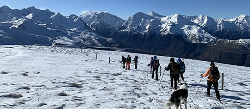 Dans la neige, sous le soleil