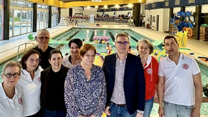 Le Cercle de Natation Auscitainen ordre de marche