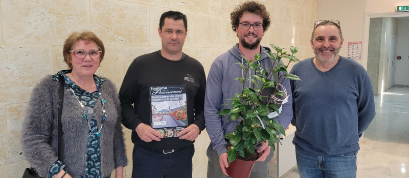 Remise des prix du label "Villes et Villages fleuris " à L'Isle-Jourdain.