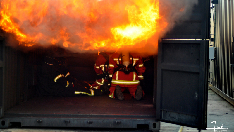 Les autorités du département découvrent le caisson de feu