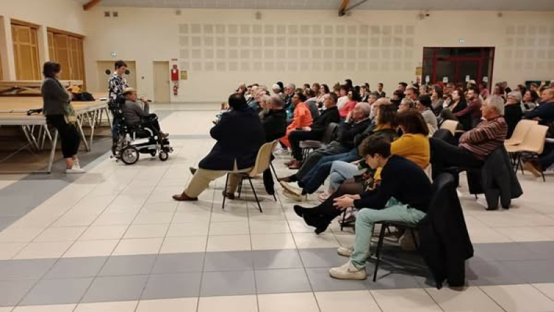 Ils disent NON à la fermeture du collège