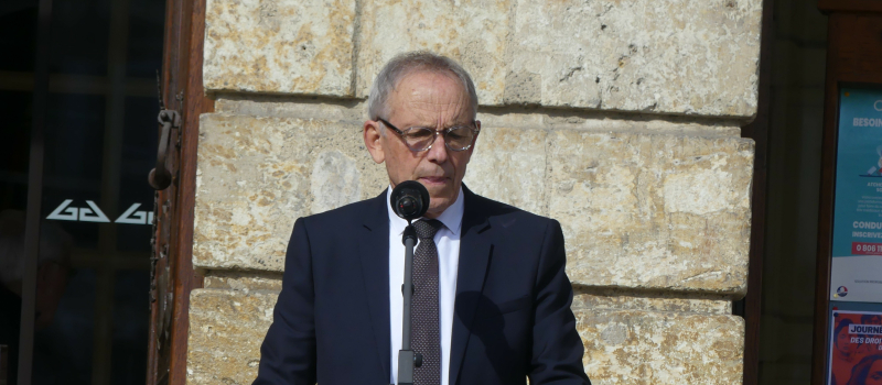 Mairie d'Auch : l'hommage à Claude Bétaille