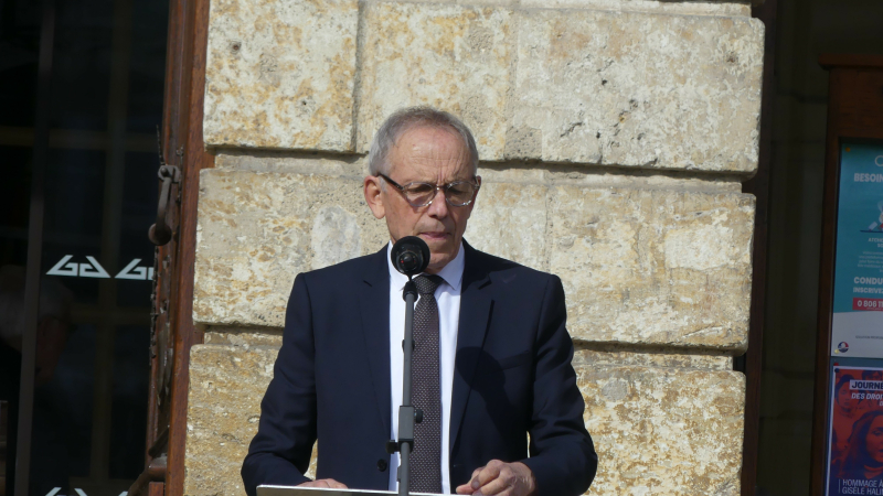 Mairie d'Auch : l'hommage à Claude Bétaille