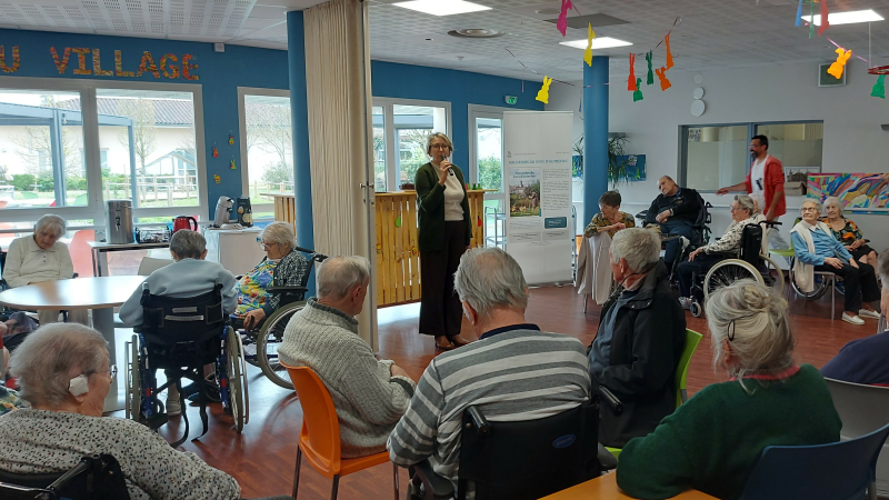 Inauguration du Bar du Village à l'Hôpital de Vic : un nouveau lieu de convivialité pour les résidents