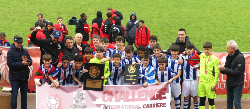 Les basques de la Real Sociedad de San Sebastian vainqueurs du challenge Eric Carrière