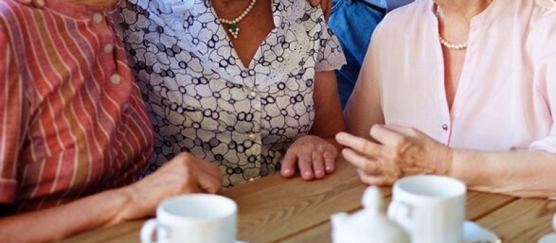 Retraités : piliers discrets du tissu associatif, en danger d’usure ?