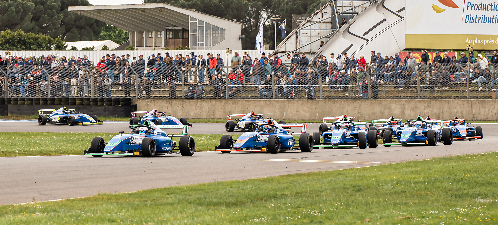 00  F4 course 3 derrière la Safety car 1bis 210425.jpg