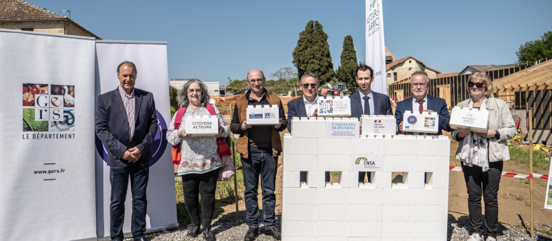 Habitat inclusif: Pose de la première pierre de six logements à Montaut d’Astarac