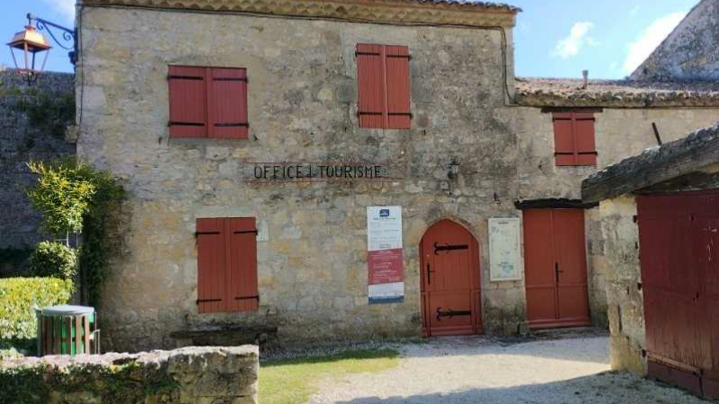 Refus d’ouverture du Bureau d’Information Touristique à Larressingle