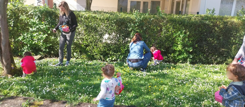 Chasse aux œufs intergénérationnelle à l’EHPAD de l'hôpital : un moment de partage et de joie