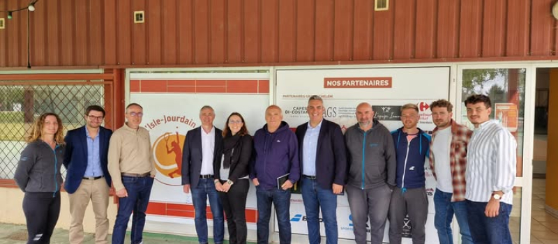 Le tennis club L'Isle-Jourdain a eu le plaisir d'accueillir...