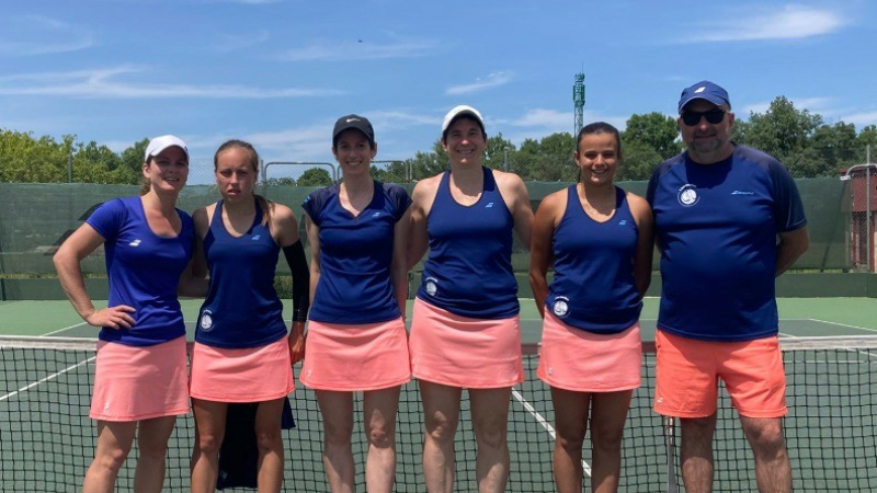 Tennis club :  les 2 équipes joueront la montée