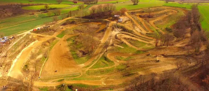 Réfection du chemin d'accès au  terrain de motocross