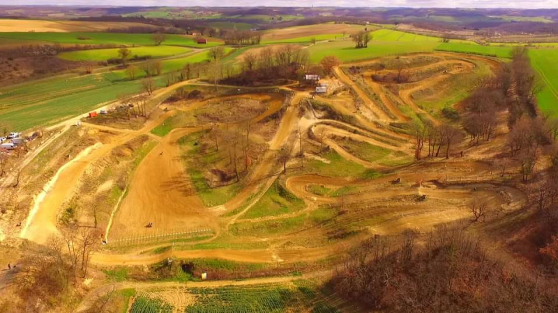 Réfection du chemin d'accès au  terrain de motocross