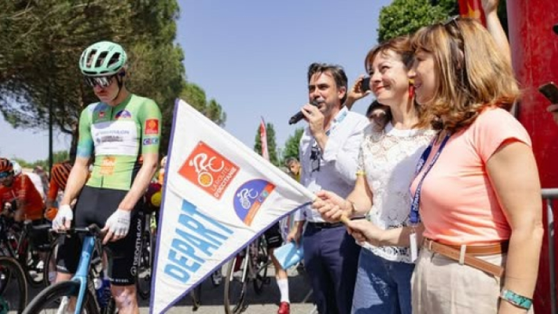 Le départ de la 3e étape de La Route d'Occitanie avec Carole Delga et Muriel Abadie