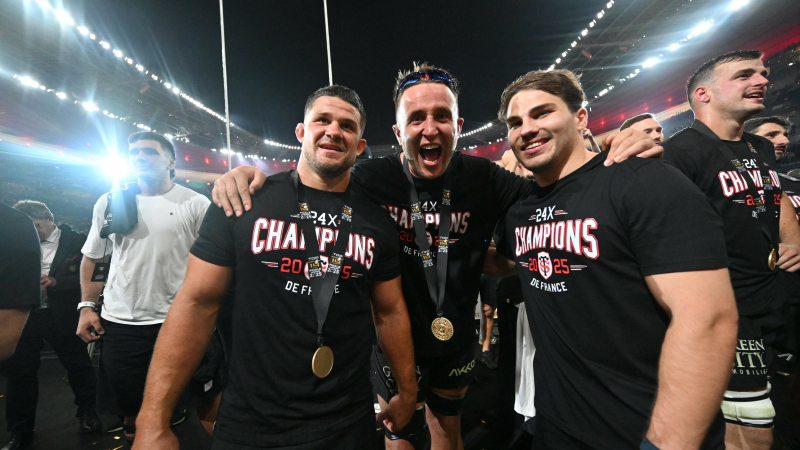 Succès du Stade Toulousain : le bouclier de Brennus célébré au Capitole avec les joueurs gascons à l’honneur