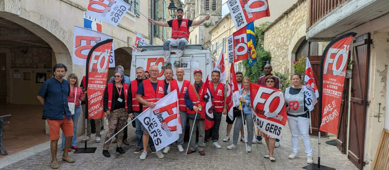 Deux agents territoriaux en conflit face au Maire