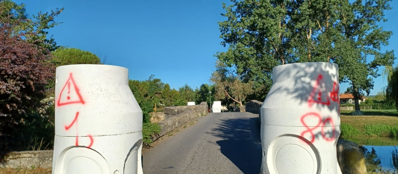 Le pont de Pavie piraté!