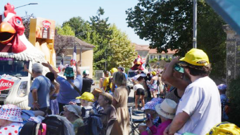 Le tour devant l' EHPAD