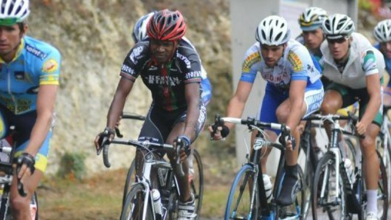 C'est la fête au village et le 66e grand prix cycliste et son mur...