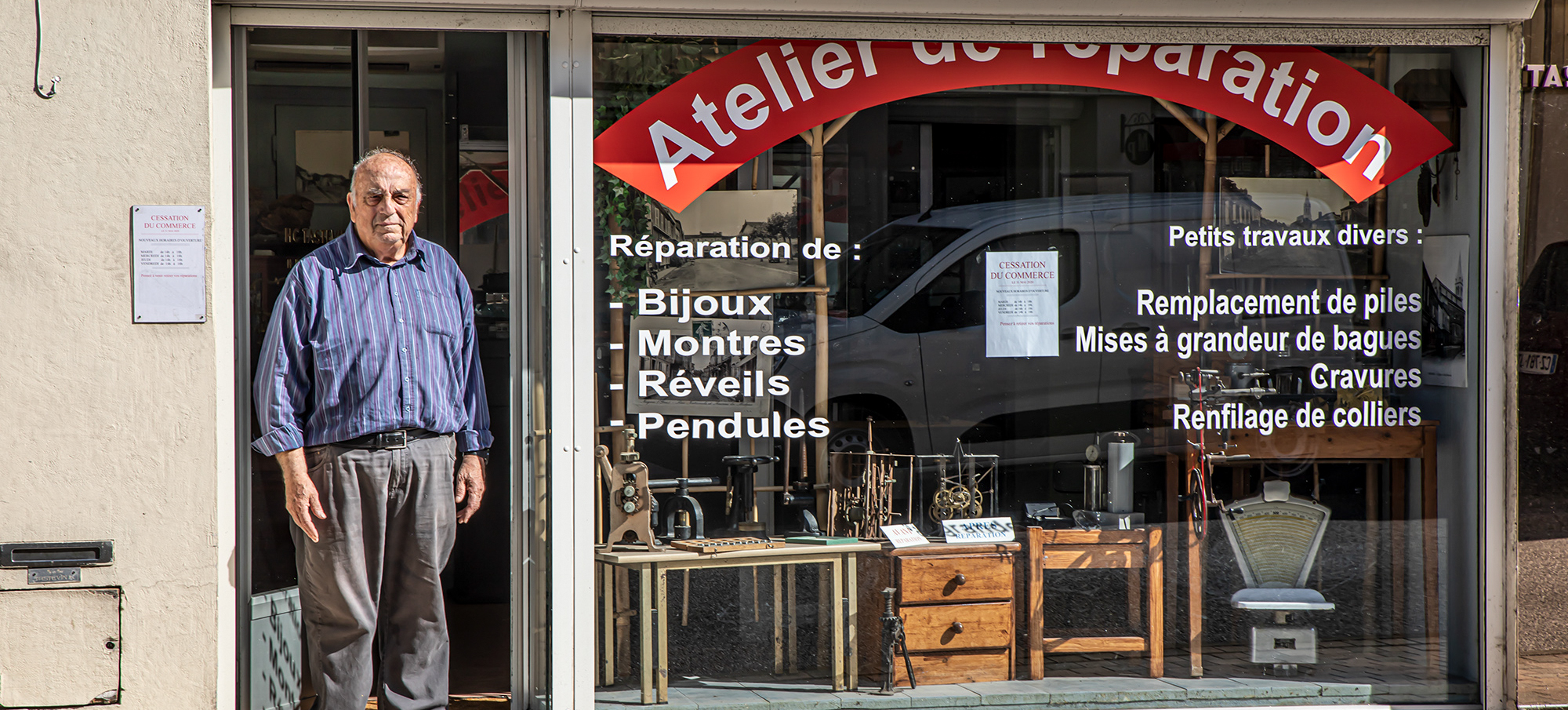 0 Henri-Claude Tastevin devant son atelier 1bis290520.jpg