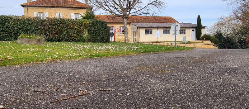 Première édition du "marché dépaysant" dans la plus petite commune  du Gers  !