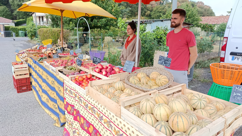 Un nouveau primeur au marché de plein vent