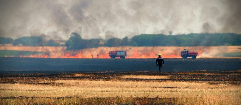 Un feu de broussailles occasionne l'évacuation d'une maison et une coupure de courant