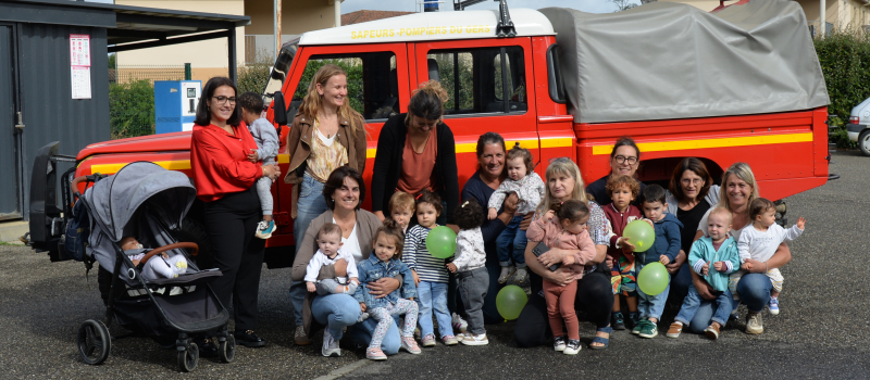 Les enfants du Relais Petite Enfance en visite à la caserne de pompiers de Vic-Fezensac