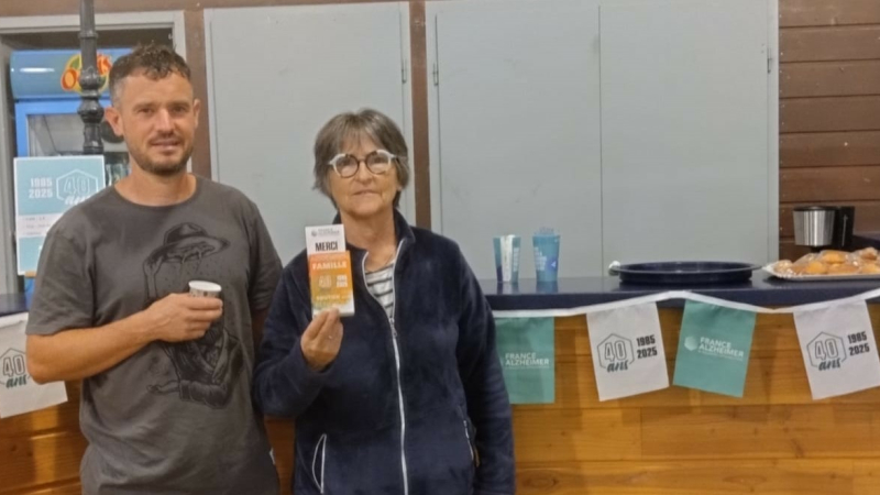 Au marché de Mirande :  un Café pour France Alzheimer !