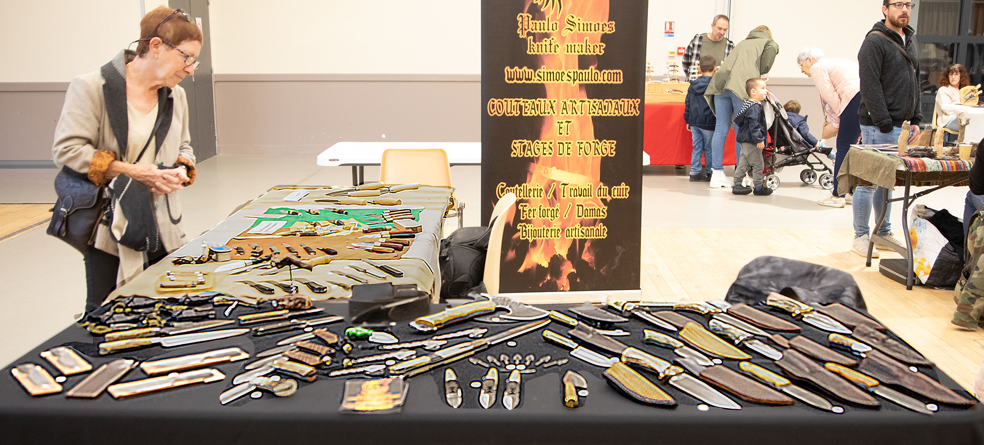 0 17 Stand de Paolo Simoes 1bis 101024.jpg