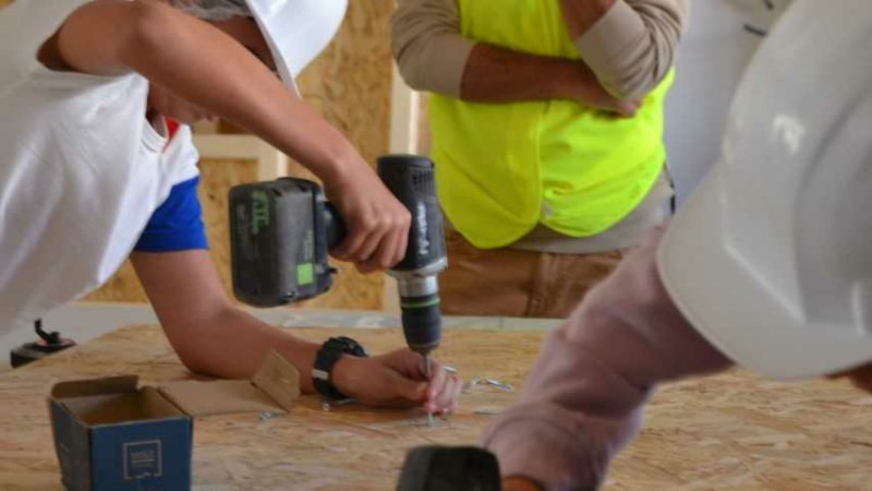 Ce sont 160 collégiens qui ont découvert le chantier de rénovation de l'école Yves Chaze