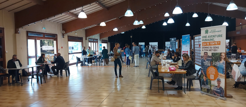 Le 4ᵉ Forum de l’emploi séduit entreprises et visiteurs