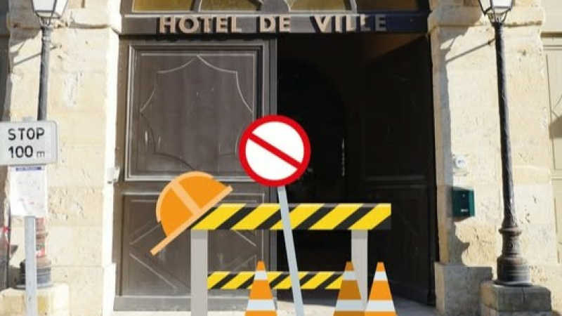 Travaux sur la porte de l'entrée principale