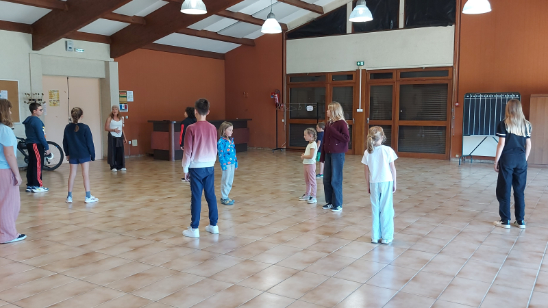 Les 7-12 ans des Tréteaux Vicois à la radio mercredi !