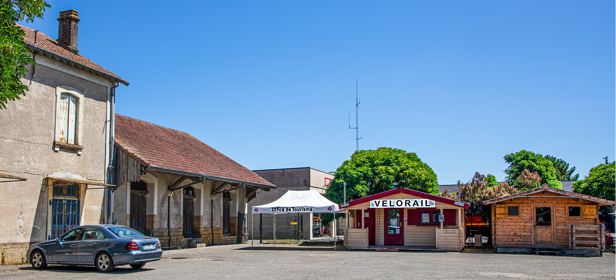 0 L'Office de tourisme et la gare du vélorail 1bis 280625.jpg