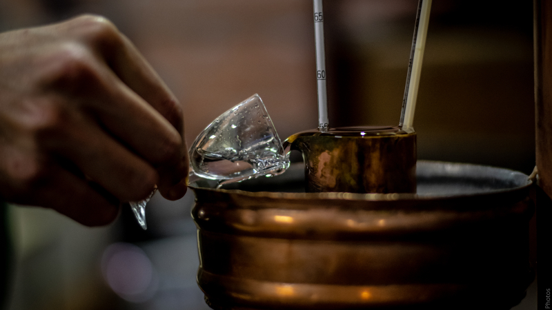 Venez découvrir la distillation au Domaine de Polignac!