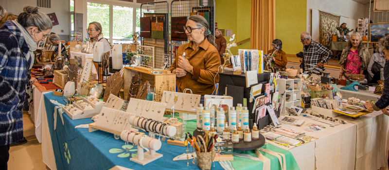 Aignan: beaucoup de visiteurs au Petit marché des artistes et artisans d'art (album)