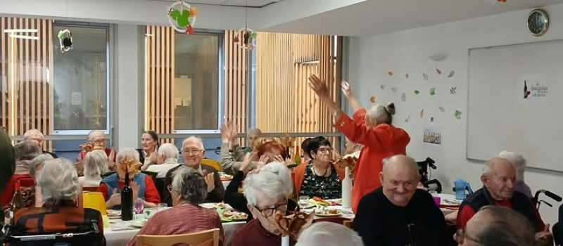 Une ambiance chaleureuse qui sent bon la fête.