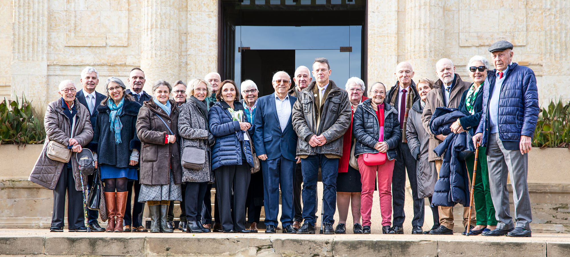 0 La pose du groupe avec Jean-François Darroux 1bis 291125.jpg