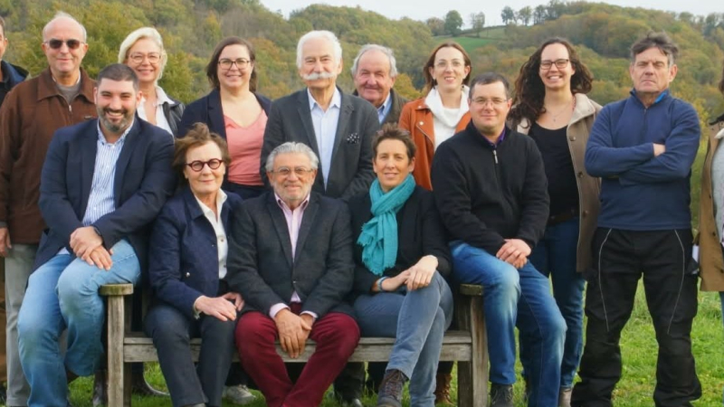 Ensemble, Miélan avance