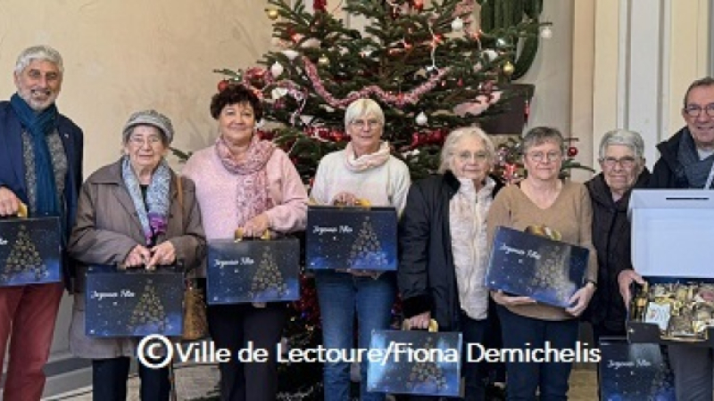 Des coffrets gourmands pour les aînés de la commune