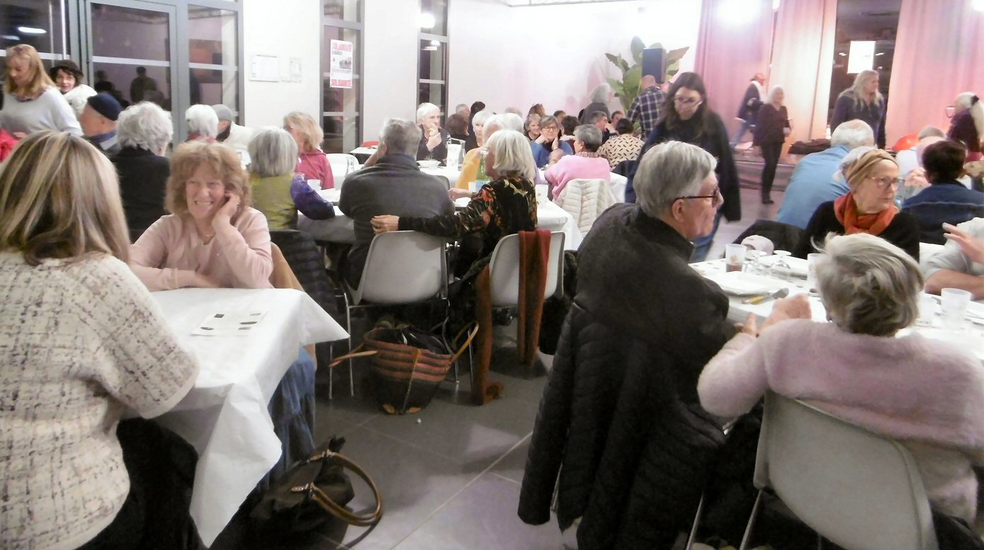 Des tables bien garnies