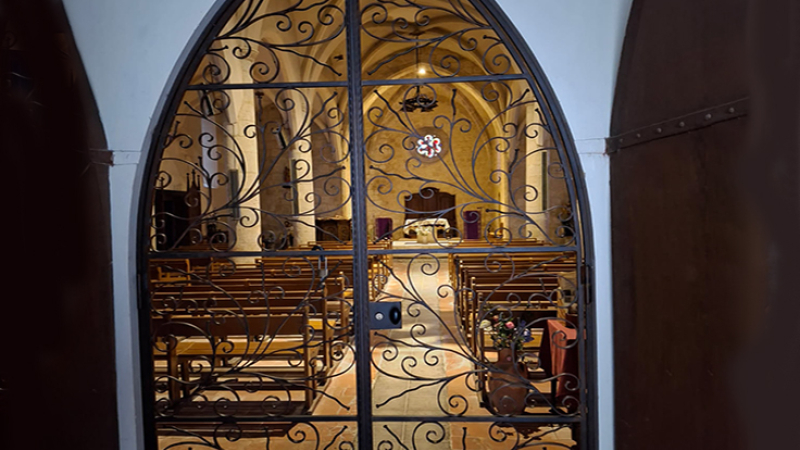 une grille d'art pour l’église Saint-Pierre