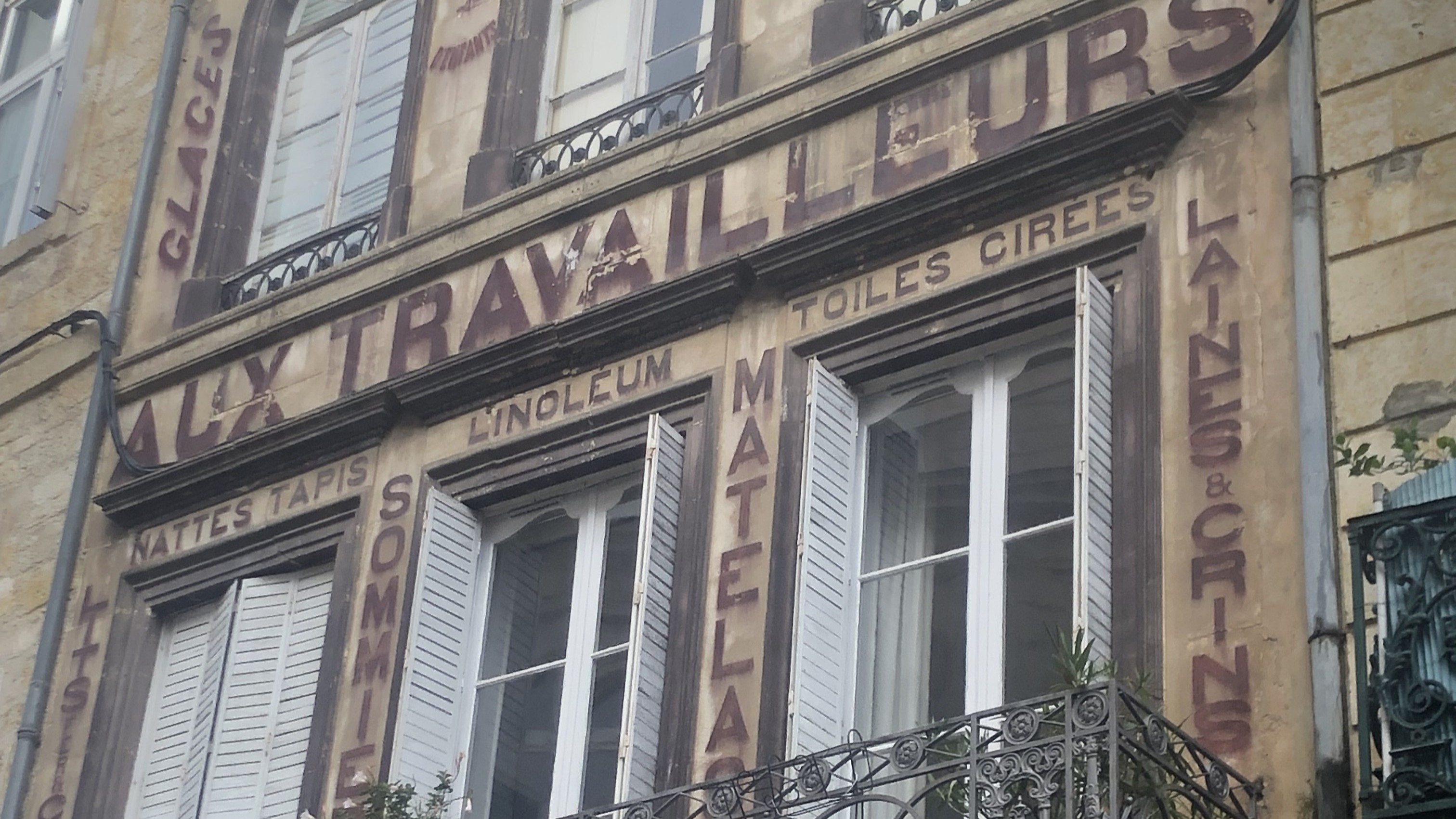 devanture du local de l'association CIE Paloma.JPG